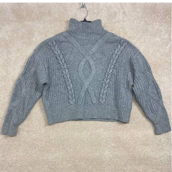 Elizabeth and James Sweaters - Elizabeth and James Cropped Oversized Sweater Size Medium